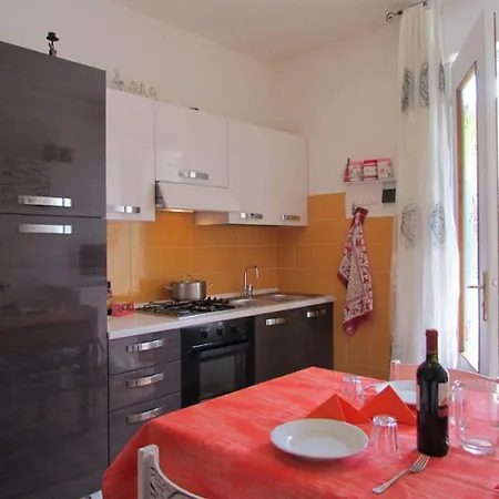 וילה With Garden And Place ביביונה