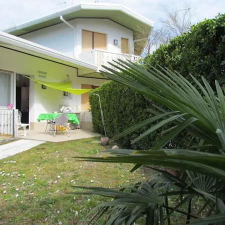 With Garden And Place Villa *